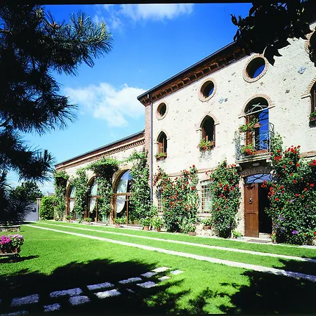 La Corte Dei Galli * Carre